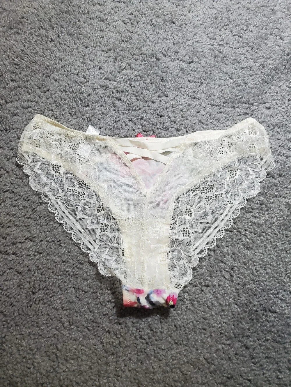 Cacique Cream and Pink Floral Lace Bra Set
